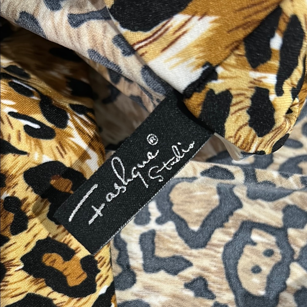 NWOT - FASHQUE STUDIO Leopard Print Women's Duster - Picture 3 of 10